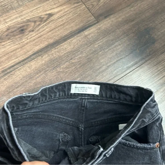 Abercrombie & Fitch | 24/00 | 90s straight ultra high rise jeans - Picture 3 of 4